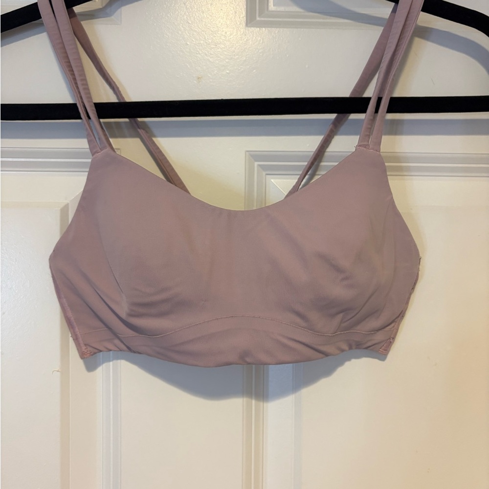 Women's Lululemon sports bra